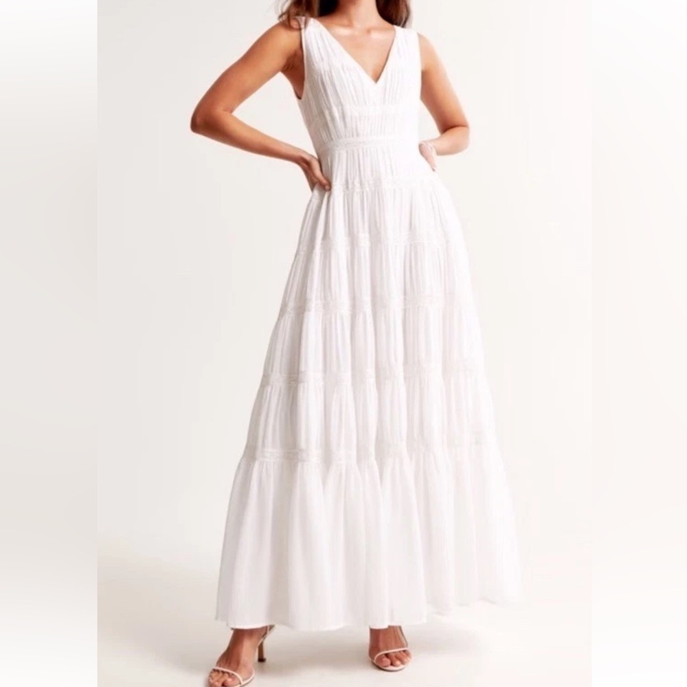 NWOT Abercrombie & Fitch Women’s Plunge Lace Tiered Maxi Dress White Size XXST